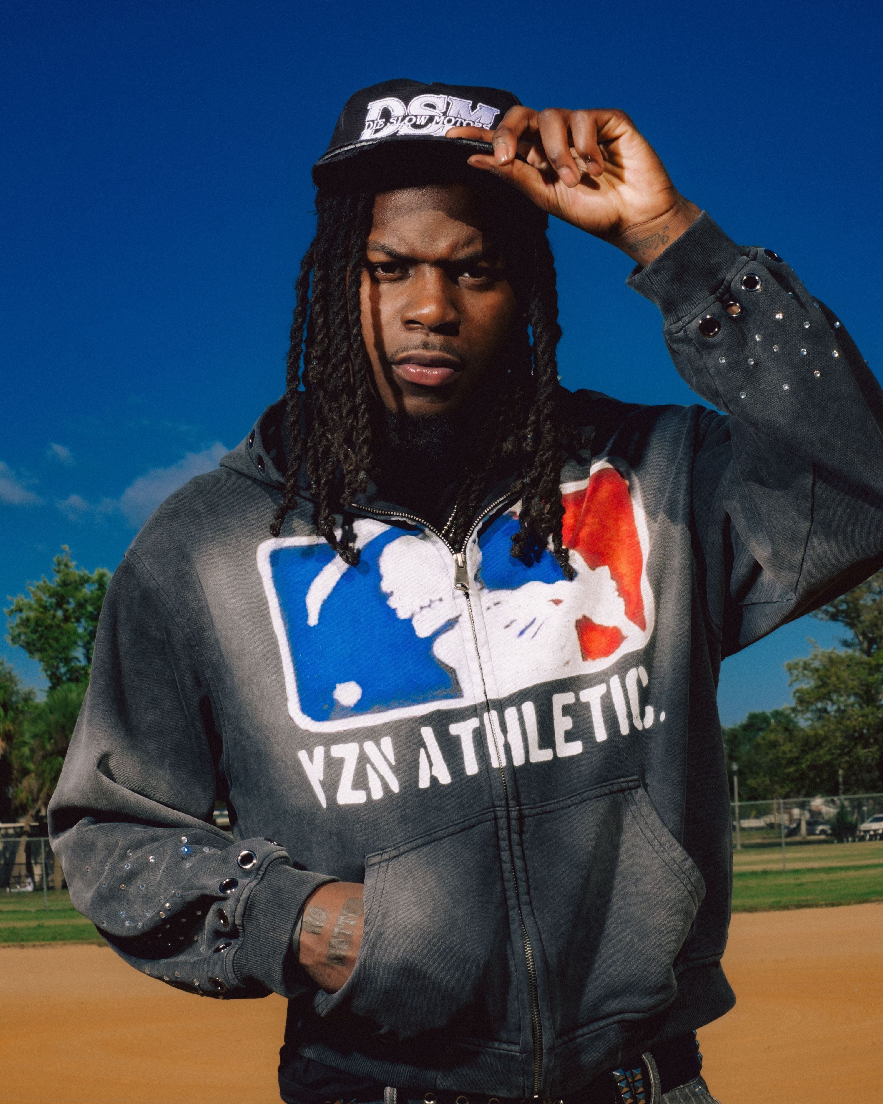 Commissioner Zip-Up – Plug VZN